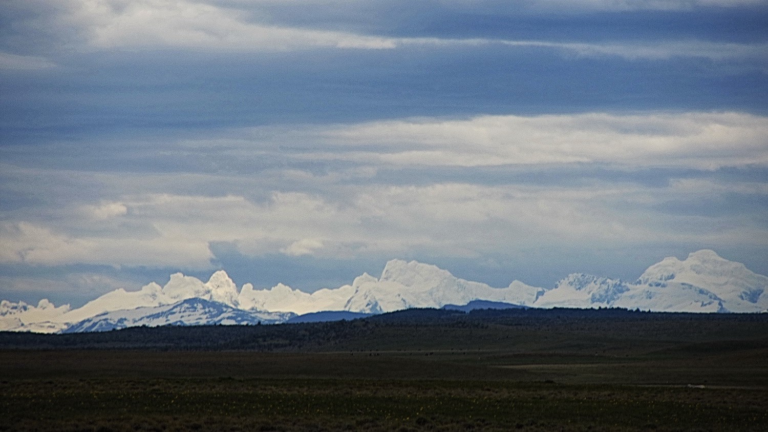 Back in the Andes - View from the border Argentina / Chile East of Puerto Natales